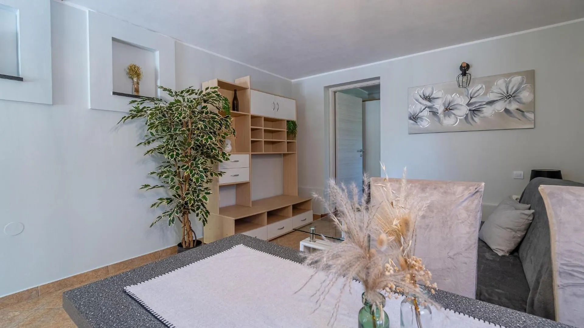 Lovely Home In Cerovlje With Kitchen 0*,